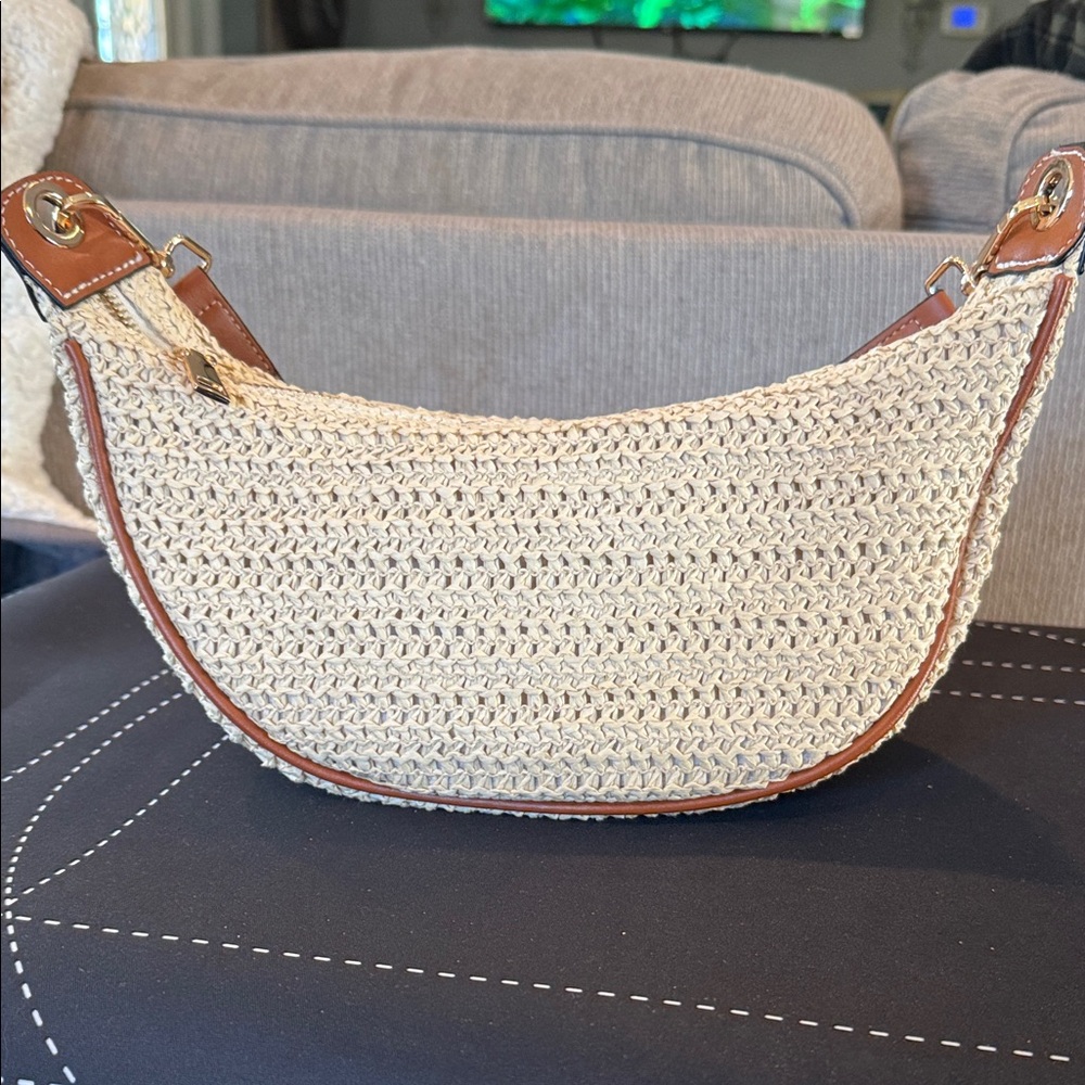 Elegant Cream Woven Shoulder / Crossbody Bag